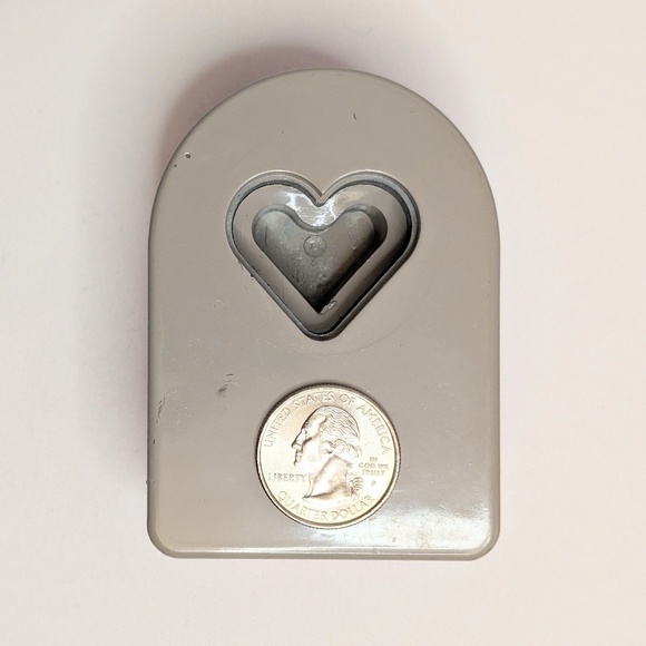 Emagination Craft Art DIY Scrapbook Cute Paper Punch Lot Of 3 Heart, Flower, Bow - Picture 4 of 5